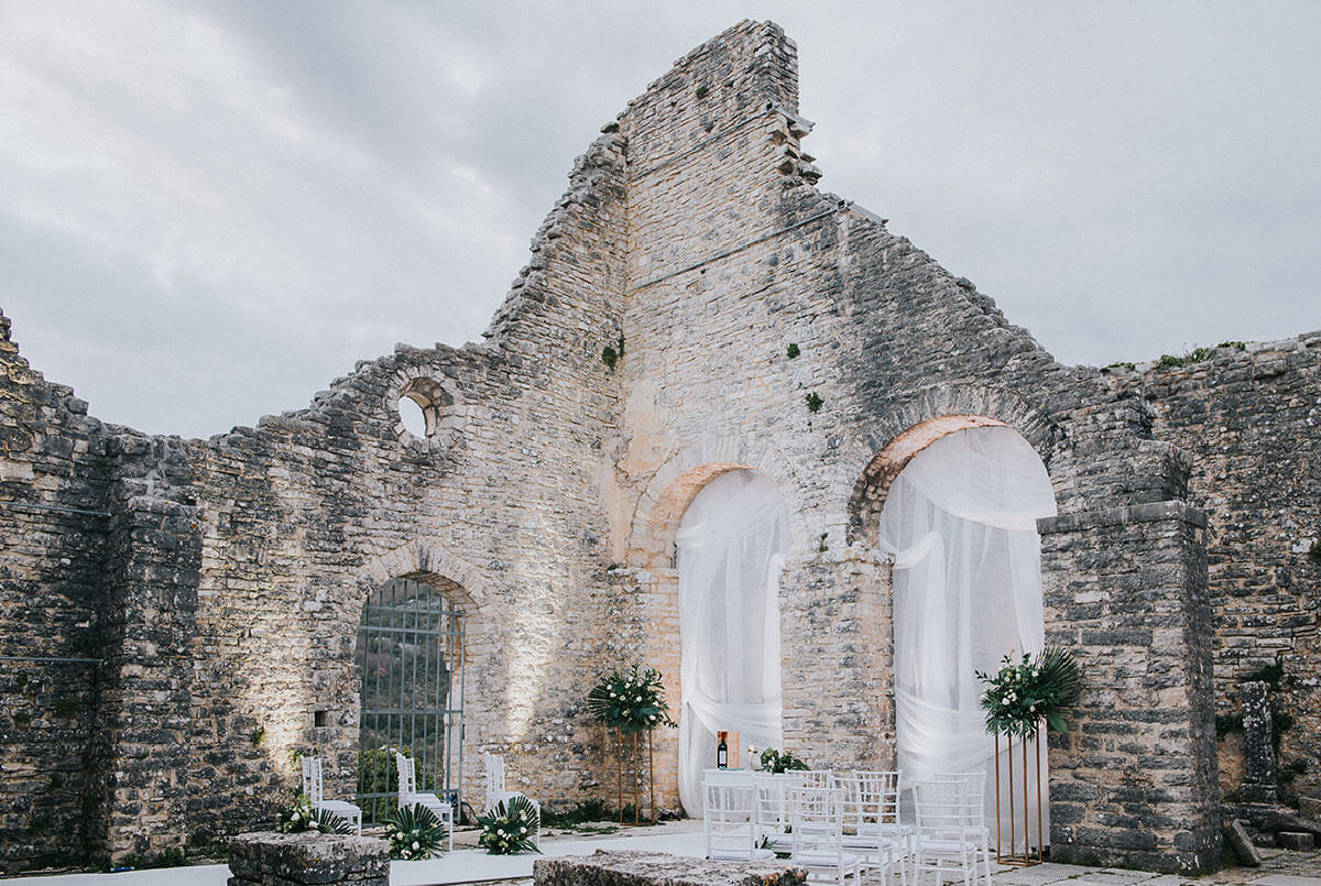 Luksuzno vjenčanje u istri spoj elegancije, povijesti i hedonizma 4 Bogatstvo ljubavi u rusevinama 3